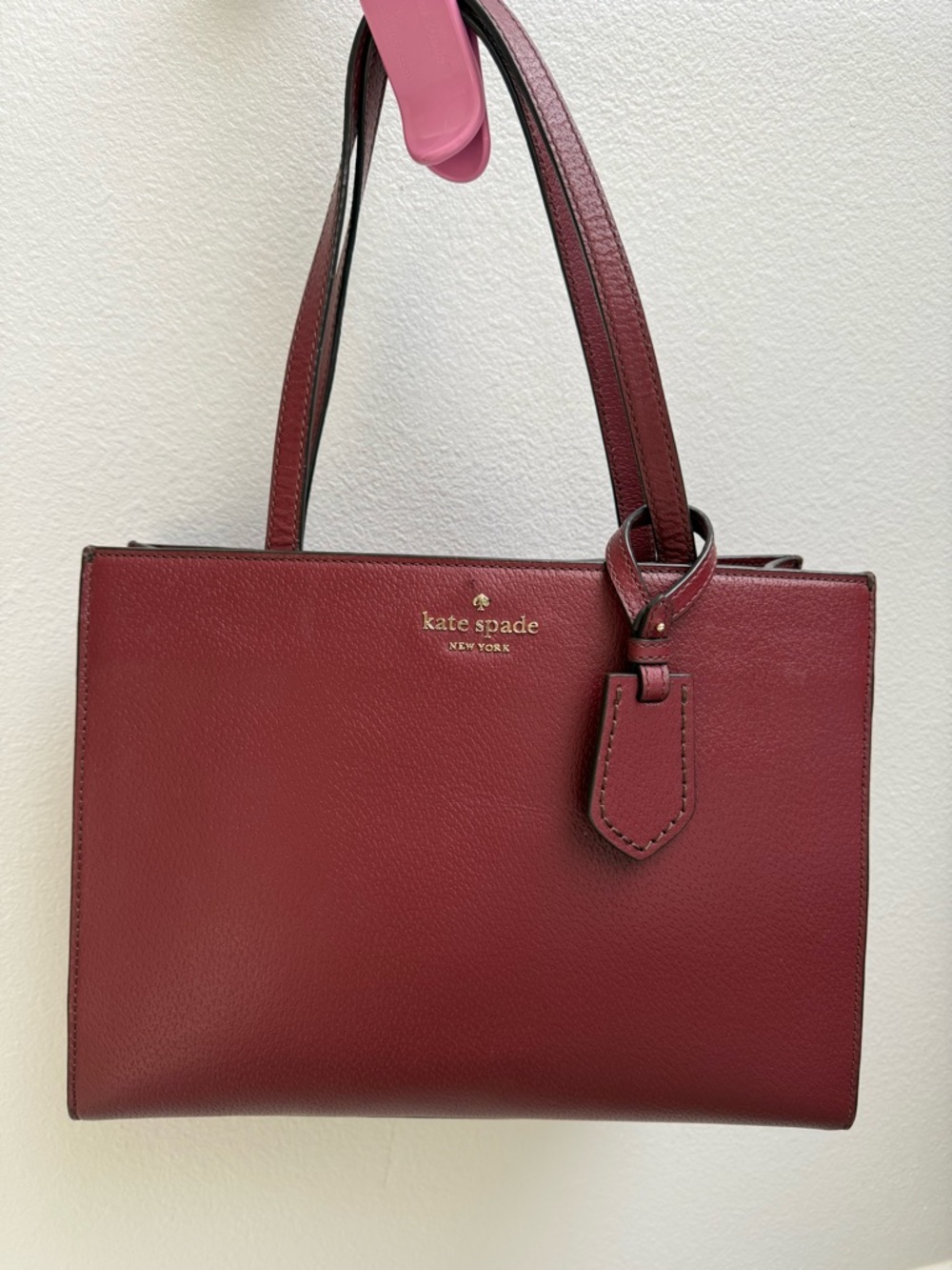 kate spade Sienna Leather Shoulder Tote with Gold Logo, luggage tag detail